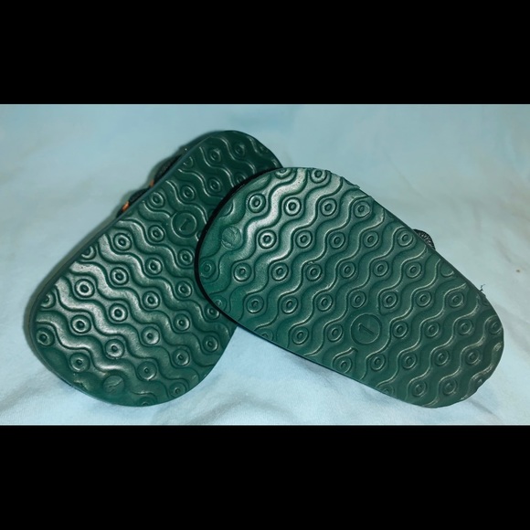 SOLD 💔Baby shoes( size 1) - Picture 3 of 6